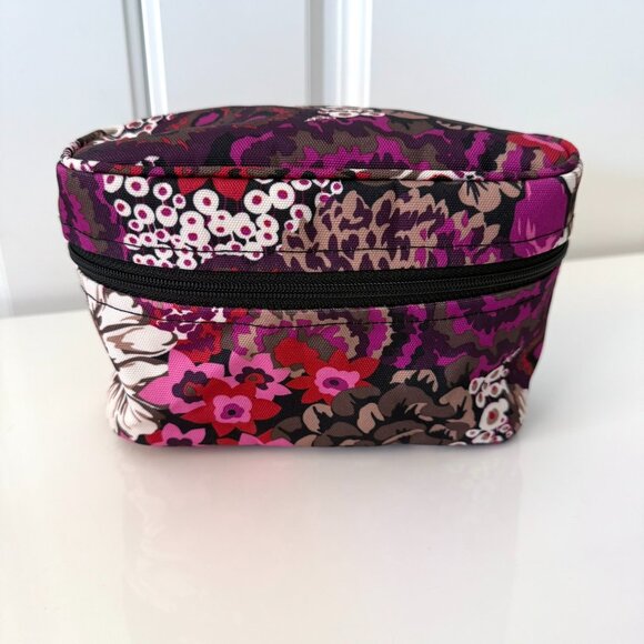 Vera Bradley Travel Cosmetic/Toiletry Case Bundle - 5 Pieces - Picture 7 of 12